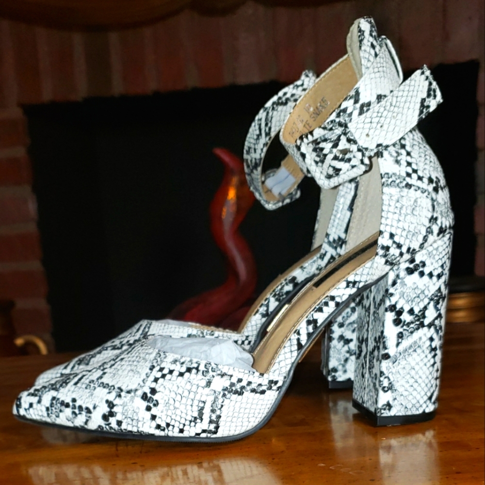 Snakeskin heels - Sz 10